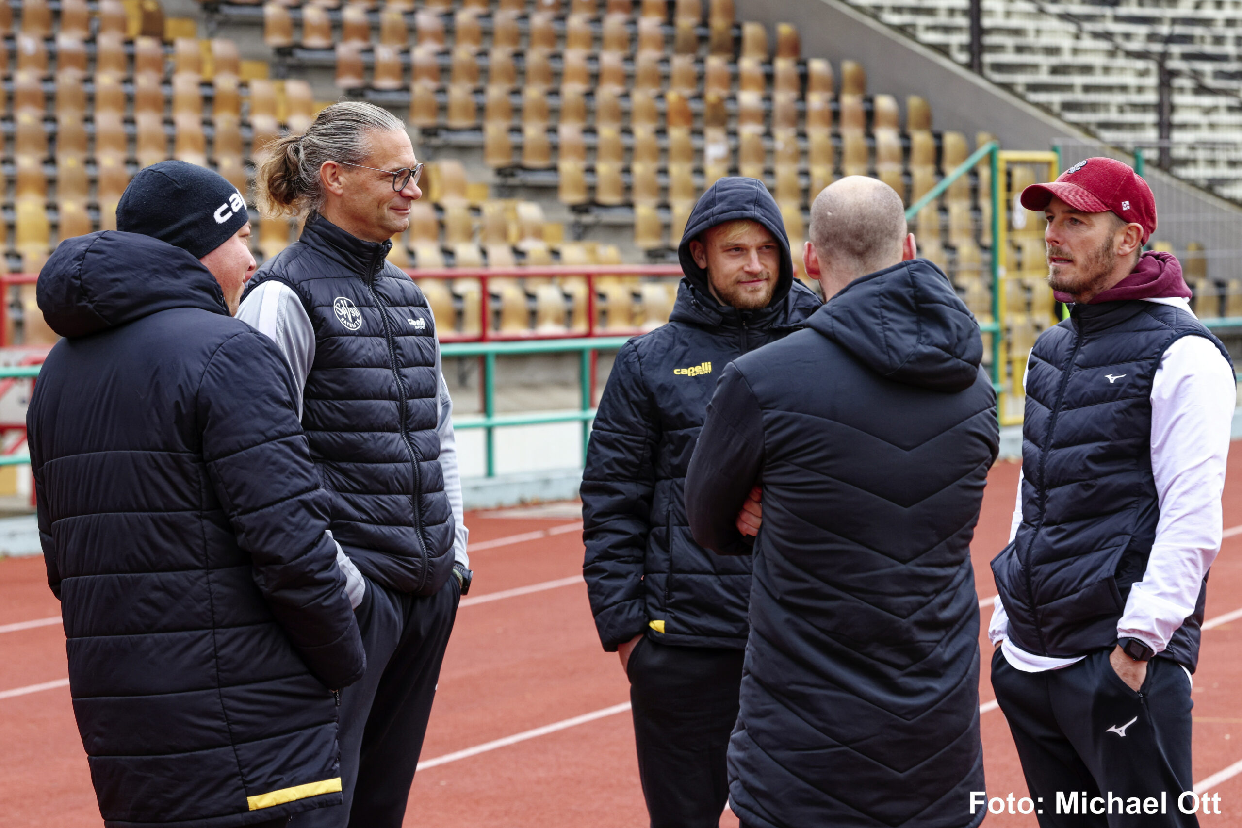 spvgg-bayreuth-fc-augsburg-ii-trainergespräch