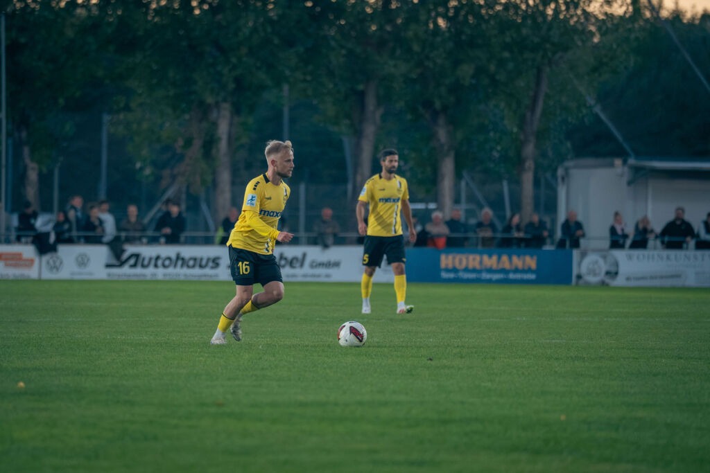 Marco Zietsch am Ball
