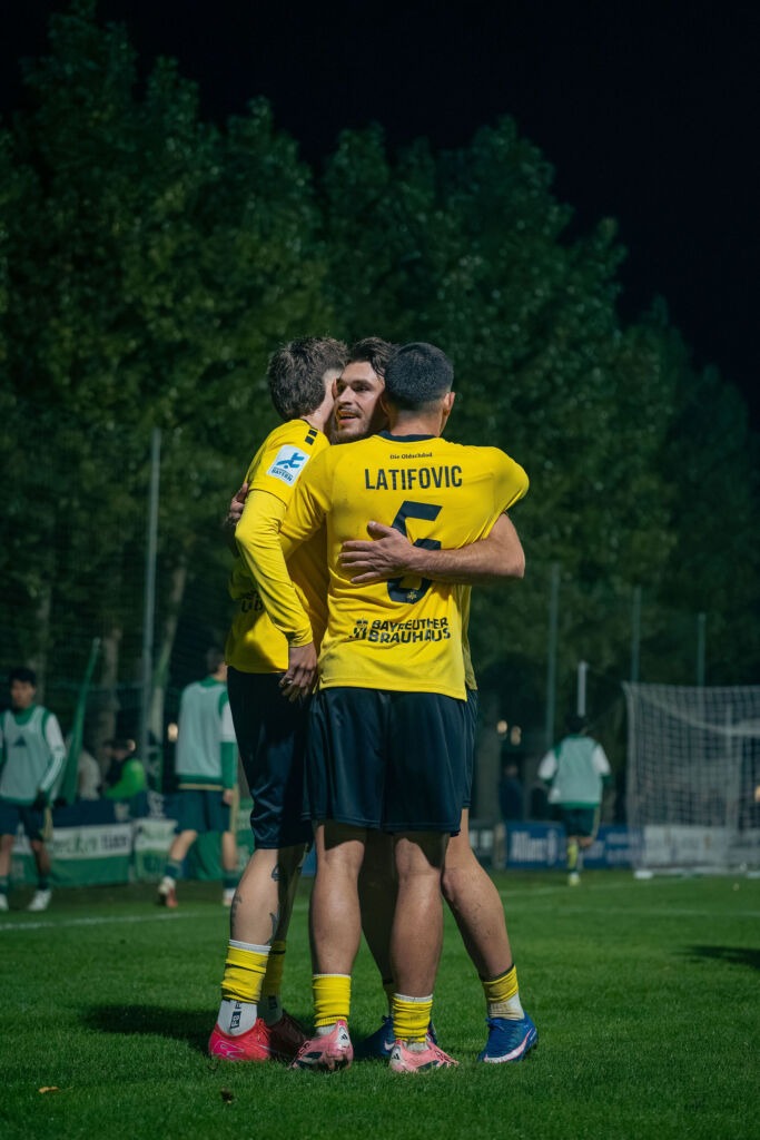 Torjubel Shaqiri, Doll und Latifovic