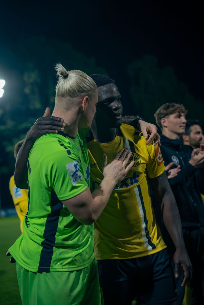 Lino Kasten und Kelvin Onuigwe nach der Partie in Eltersdorf