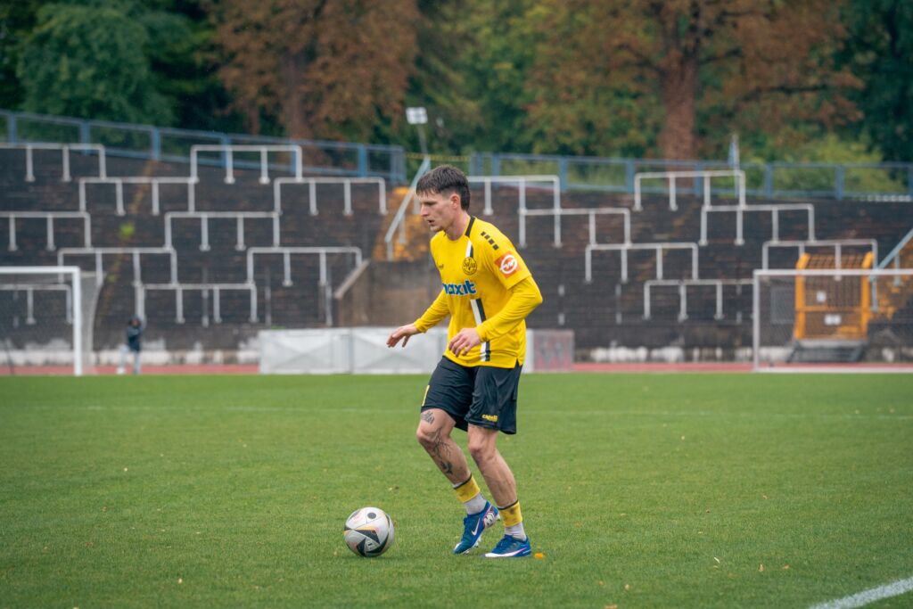Niklas Doll am Ball